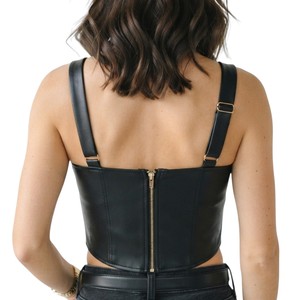 SANDRA TRADERS Camiseta sin mangas asimétrica con apariencia de cuero para mujer, color sólido, de secado rápido, transpirable, estilo casual - Product Image 2