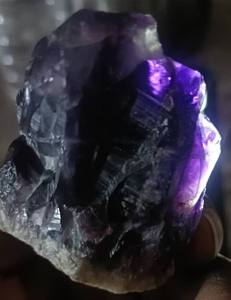 Ametista en bruto, pulida/sin cortar, mezclada, lista para tallar - Product Image 1