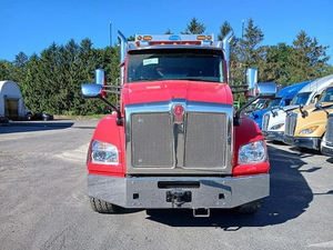 Camion benne lourd d'occasion T880 rouge 2010, transmission automatique, moteur diesel Euro 6, transmission 8x4, conduite à gauche, boîte de vitesses FAST, essieu arrière - Product Image 5
