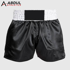Shorts d'arts martiaux en tissu durable pour MMA, boxe et activités d'entraînement - Product Image 1