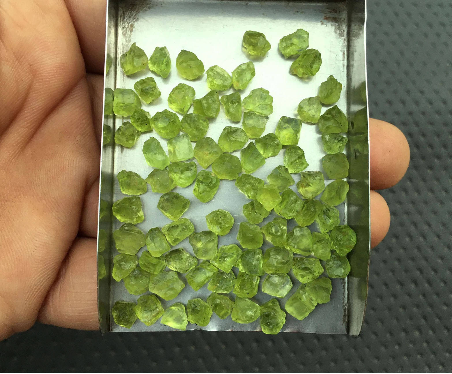 สีเขียว