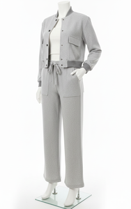 Ensemble de vêtements de détente pour femmes en gros, t-shirt à épaules dénudées et pantalon large à cordon de serrage - Tenue décontractée en coton mélangé en deux pièces - Product Image 3