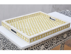 Plateau de service en résine et MDF de taille personnalisée avec incrustation d'os rond noir et blanc fait à la main avec perle décorative - Product Image 3