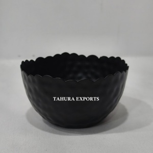 Tazón de Metal Negro Curvo y Refinado, Ideal para Diversos Usos Culinarios, con Construcción Resistente y Superficie Lisa para Mejorar el Uso Diario - Product Image 6