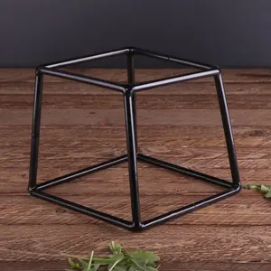 Soporte para Pastel de Acero Inoxidable con Borde de Cristal de Diseño, Parte Superior Martillada, Exhibidores de Postres para Bodas, Ecológico, Apto para Horno, Zahid Exports - Product Image 5