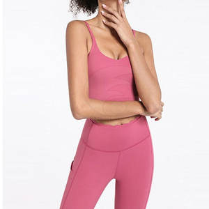Conjunto de yoga para mujer, ropa deportiva sin costuras con leggings de cintura alta y sujetador deportivo cómodo para correr, gimnasio y entrenamiento. - Product Image 3
