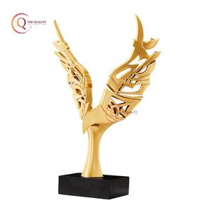 Statue en forme d'ailes en laiton décorative pour la maison et le bureau Sculpture de table faite à la main à un prix abordable du fournisseur indien - Product Image 1