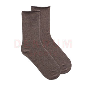 ถุงเท้าไหมพรมฤดูหนาวแบบยูนิเซ็กซ์ที่ดีที่สุด พร้อมโลโก้แบบกำหนดเอง ลายพิมพ์ดีไซน์ใหม่ล่าสุด ขายส่ง ขั้นต่ำ 10 คู่ - Product Image 2