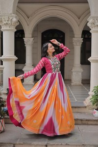 LANZAMIENTO NUEVO VESTIDO DE DISEÑADOR TELA FAUX GEORGETTE CON ESTAMPADO BANDHEJ CON TRABAJO BORDADO GAMATHI - Product Image 5