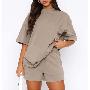 Service de conception OEM taille personnalisée ensemble haut et short à manches courtes vêtements pour femmes 100% coton surdimensionné ensemble d'été 2 pièces pour femmes - Product Image 2