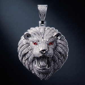 Collier pendentif lion en moissanite argentée, entièrement serti de pierres, bijou statement lion rugissant - Product Image 1