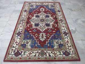 Tapis tufté à la main écologique de luxe avec poils épais et doux, design imprimé moderne et élégant et motifs floraux pour les maisons modernes - Product Image 4