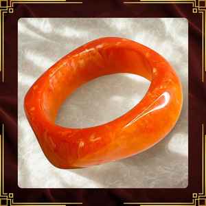 Beaux bracelets en résine faits à la main avec perle intégrée, pierres et feuille pour cadeau, cadeau de retour ou utilisation d'exposition - Product Image 3