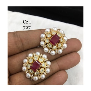 Vente à l'exportation de boucles d'oreilles traditionnelles Kundan Moissanite pour femmes parfaites pour les mariages tenues de fête et vêtements ethniques d'Inde - Product Image 1