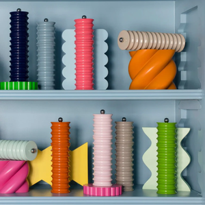 Ensemble moulin à sel et à poivre en laque fait main, forme attrayante, couleurs vibrantes, finition brillante, durable, élégant, décoration de cuisine et de table - Product Image 4