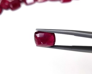 Chất lượng thương mại 100% tự nhiên 7x10mm đệm cắt sâu máu đỏ Châu Phi <span class=keywords><strong>Ruby</strong></span> xử lý nhiệt lỏng đá quý để làm đồ trang sức - Product Image 3