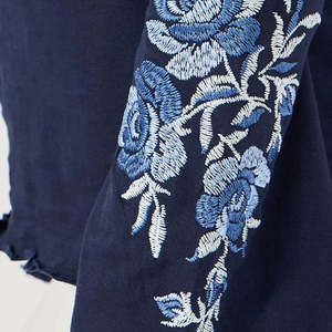 T-shirt brodé d'été de haute qualité pour femmes, respirant, entièrement personnalisé, t-shirt brodé pour femmes - Product Image 4