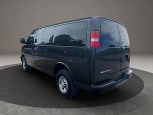 Autos usados baratos en venta, Chevrolet Express LS 2500 2017, furgoneta de pasajeros de 3 puertas. - Product Image 4