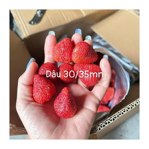 สตรอเบอร์รี่อบแห้งแช่แข็งจากเวียดนามเกรดพรีเมี่ยมส่งออกผลไม้สีแดงทั้งชิ้นรสหวานกรุบกรอบแบบธรรมชาติ - Product Image 1