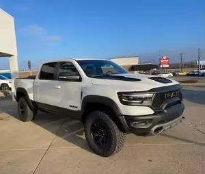 Camioneta Diésel Automática Inteligente 1500 TRX 2024/2025 Usada en Perfectas Condiciones, Techo Panorámico, Cámara Trasera 360, Lista para Usar - Product Image 2