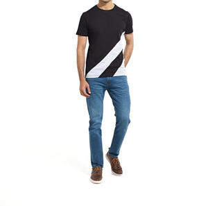 Jersey de manga corta de alta demanda Color oscuro estilo de panel lateral tamaño grande logotipo personalizado y diseño liso hombres camiseta - Product Image 2