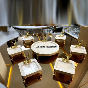 Bol rond en métal robuste extérieur plaqué or avec des bols de luxe à feuilles de designer d'intérieur poli brillant - Product Image 6