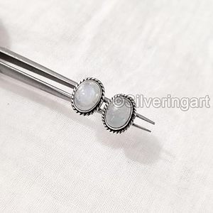 Boucles d'oreilles clous pour femmes, pierre de lune arc-en-ciel naturelle, cadeau de Noël, bijoux bohèmes faits à la main, boucles d'oreilles clous en argent sterling 925 - Product Image 2