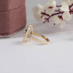 แหวนเพชรมอิสซาไนท์ทรงกลมสไตล์วินเทจประดับเพชรเม็ดเล็กๆสีเหลืองทองปรับแต่งแหวนเพชร - Product Image 2