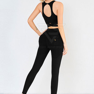 Ensemble de yoga à motif solide respirant pour femmes vêtements de fitness avec fermeture à la taille élastique en vente - Product Image 4