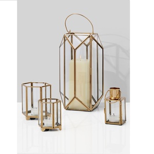 Linternas de vidrio de metal Combo Jardín al aire libre e iluminación interior Decoración Colgante Linterna hecha a mano para balcón Juego de 4 - Product Image 1