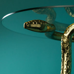 Table d'appoint en métal Luxe Prowl avec base en serpent pour décoration de salon élégante-Meubles d'appoint élégants et élégants - Product Image 3