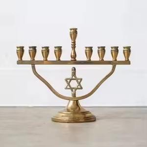 Candelabro de 9 brazos de Metal con acabado dorado de alta calidad, centro de mesa decorativo de lujo para boda, evento, fiesta, decoración del hogar - Product Image 1