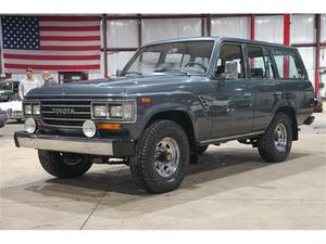 FOURNISSEUR GLOBAL DE VOITURES CLASSIQUES RÉTROTOUCHÉES Land Cruiser FJ62 1989 d'occasion en bon état pour USAGE GÉNÉRAL - Product Image 2