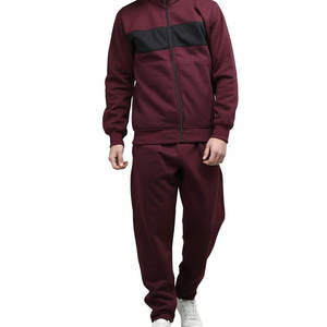 Tenue de survêtement respirante pour hommes fabriquée avec un tissu en polyester durable conçu pour l'entraînement et les activités de plein air - Product Image 5