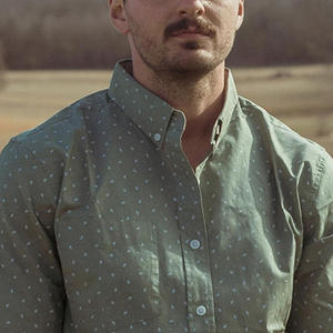 Chemises à manches courtes pour hommes avec motifs imprimés, broderie d'étiquette de logo personnalisé et options de marque personnelle - Product Image 3