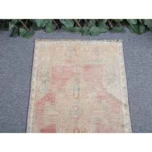 พรมตุรกีวินเทจขนาด 1.5x2.8 ฟุต พรมขนาดเล็ก พรมขนสัตว์สีแดง - Product Image 3