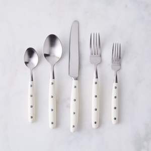 Couverts élégants à poignée en résine de style moderne rose et blanc avec couverts à tête argentée pour les maisons, les restaurants et les fêtes - Product Image 1