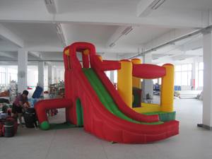 Château gonflable en nylon avec toboggan pour les sauts et le plaisir des enfants - Product Image 3