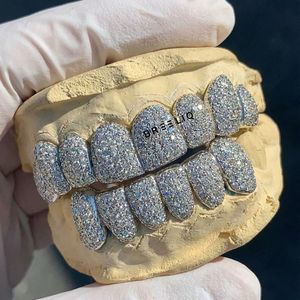 Grilles dentaires personnalisées en argent sterling 925, serties de diamants, style hip-hop, bijoux de luxe, taille ronde brillante, moissanite VS - Product Image 1