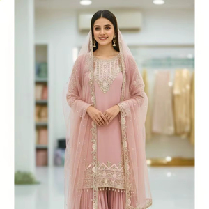 Ensemble haut et palazzo en faux georgette chinoise avec travail de sequins, perles moti, travail manuel et dentelle fantaisie, et dupatta en filet avec travail de rivets et perles moti. - Product Image 2