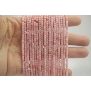 Chaîne de perles en opale rose facettée de forme cubique - Product Image 3