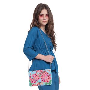 Nouvel arrivage Pochette de luxe en perles, faite à la main, pour fête et mariage, pochette brodée avec poignée en bambou - Product Image 2