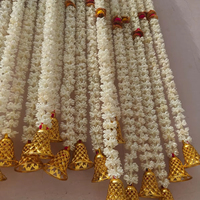 Jasmine avec ficelle décorative Pom Pom Guirlande Mogra indienne du sud pour les décorations de festival et de mariage Design d'inspiration islamique