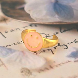 Bague ajustable classique en argent sterling 925 plaqué or éternel avec émail pour le visage, idéale pour les occasions festives - Product Image 4