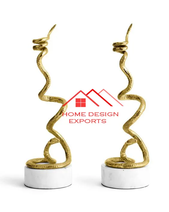 Design attrayant Base en marbre blanc Serpent en métal fini doré Décoration de table de luxe pour la maison Sculpture en métal au prix de gros