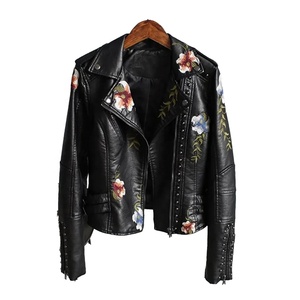 Blouson Moto Femme 2026 en Cuir Véritable Noir avec Broderie Florale, Fermeture Éclair, Coupe Courte, Col Rabattu, Manches Longues - Product Image 1