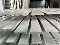 Plinthe en MDF / Moulure en MDF apprêtée résistante à l'humidité (Plinthe, Cadre, Couronne) Vente directe usine OEM