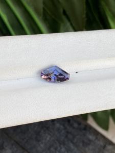 พลอยสีทานซาไนต์ธรรมชาติที่ได้รับการรับรองรูปร่างแฟนซีตัดด้วยความแวววาวที่ยอดเยี่ยมซูไซต์ธรรมชาติ1.97กะรัต - Product Image 2