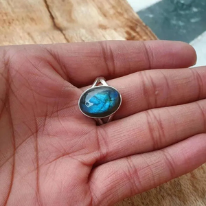 แหวนวันเกิดสีเงิน925แฮนด์เมดประดับด้วยพลอยลาบราดอไรต์ธรรมชาติสำหรับงานเลี้ยงครบรอบของขวัญขายส่ง - Product Image 4