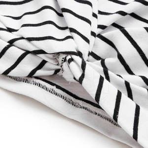 Camiseta corta informal para mujer al mejor precio Lona transpirable de secado rápido con logotipo personalizado y diseño Impresión digital - Product Image 5